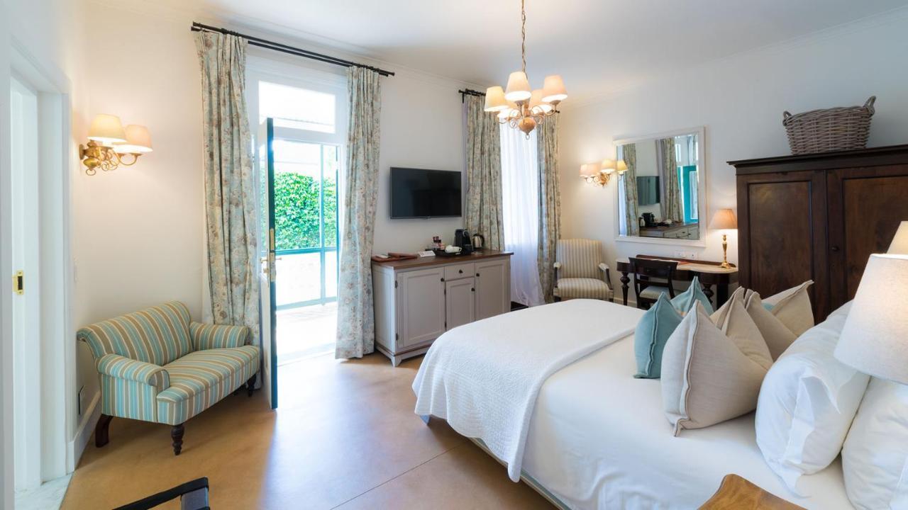 Drostdy Hotel Храфф-Рейнет Экстерьер фото A room at the Cape Heritage