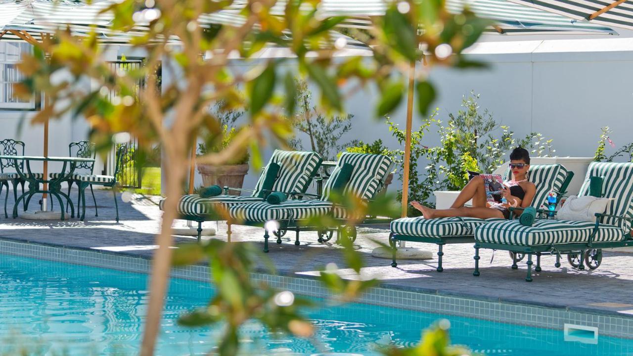 Drostdy Hotel Храфф-Рейнет Экстерьер фото The pool at the Beverly Hills Hotel