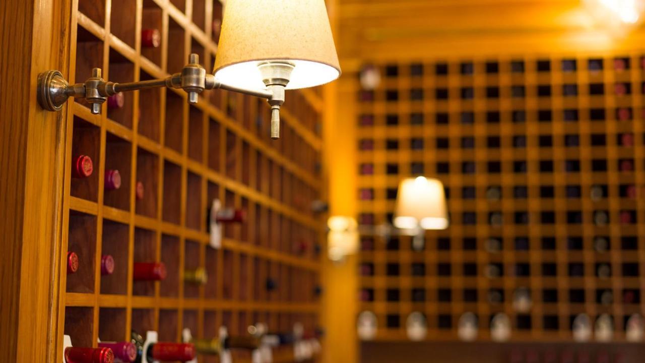 Drostdy Hotel Храфф-Рейнет Экстерьер фото A tea shop in Kyoto, Japan
